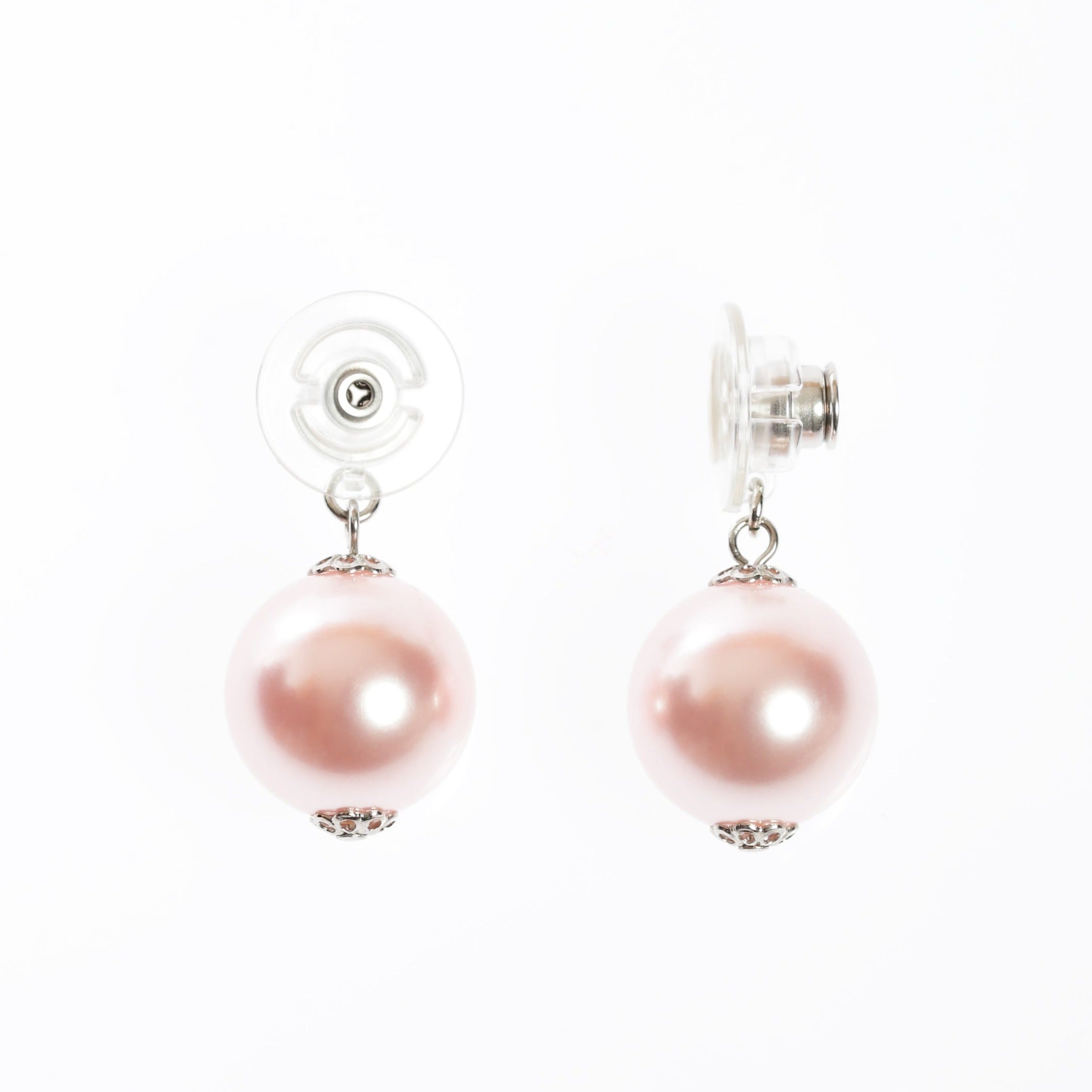 Swarovski pearl earring jackets powered by Chrysmela add glamour to your diamond earrings and any stud earrings you already have. Upgrade your earring wardrobe and make fashion statement on ZOOM
